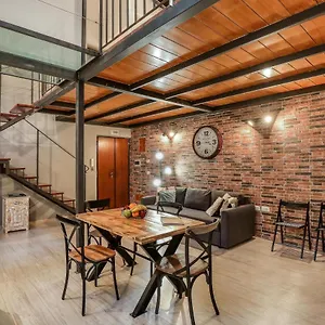https://atrhome-loft-studio-canova.it-romehotels.com